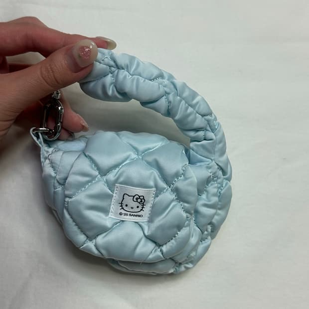 ❗️3500원 ❗️ 헬로키티 민트 파우치 ~ 🩵
