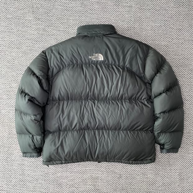[105] 노스페이스 센터로고 700 무광 그레이 눕시 패딩
