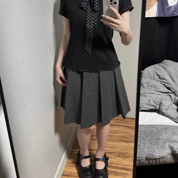 블랙 도트 카라티