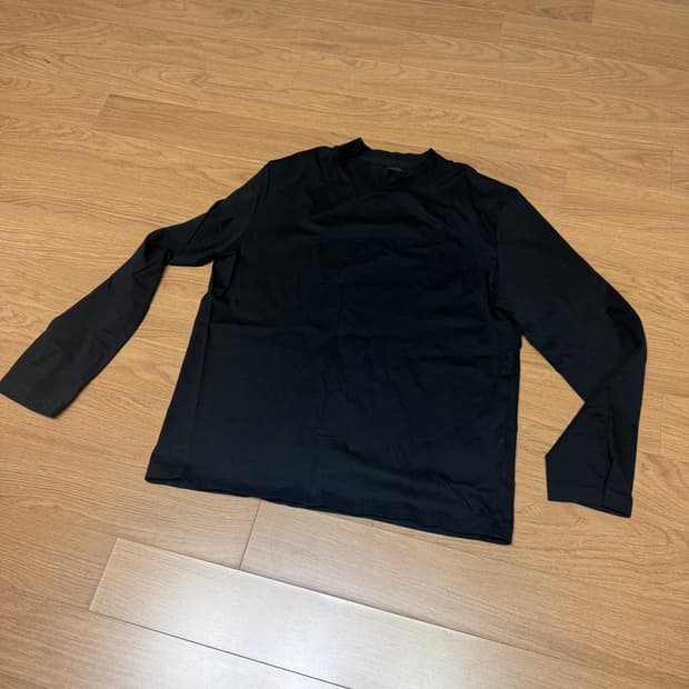COS 하프넥 긴팔 티셔츠 블랙