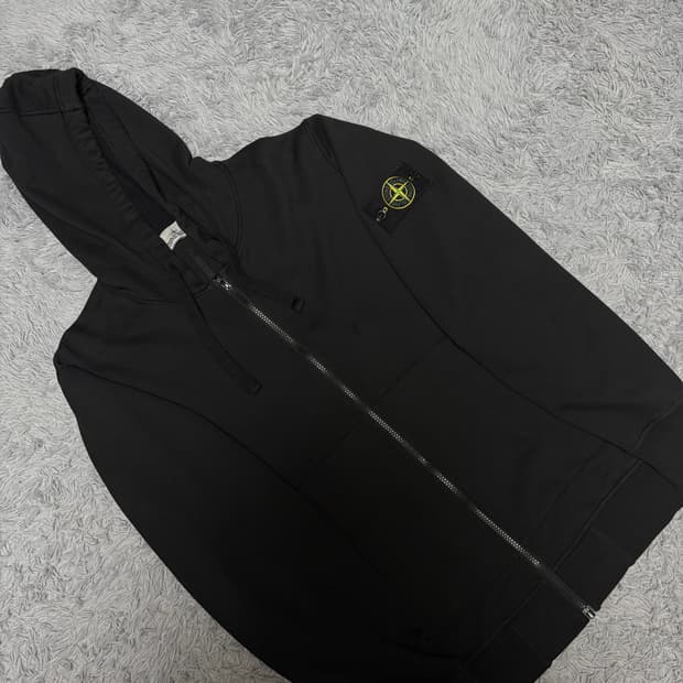 스톤아일랜드 후드집업