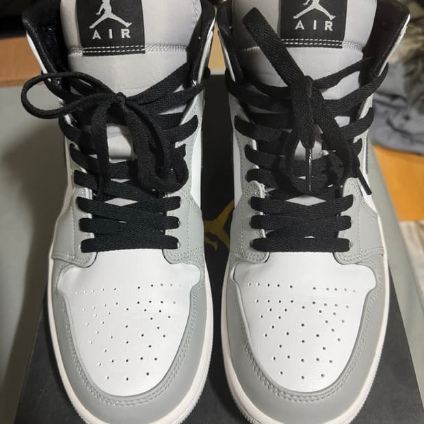 나이키 조던 1 미드 라이크 스모크 그레이 275