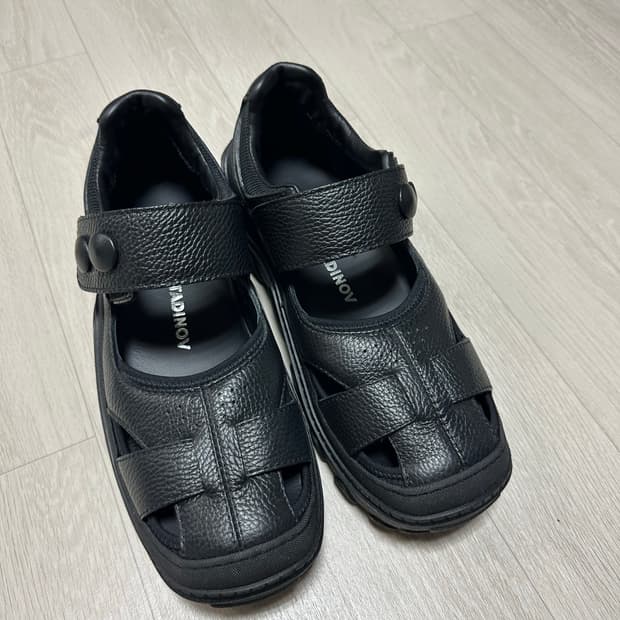 키코 코스타디노브 톤킨 샌들 42