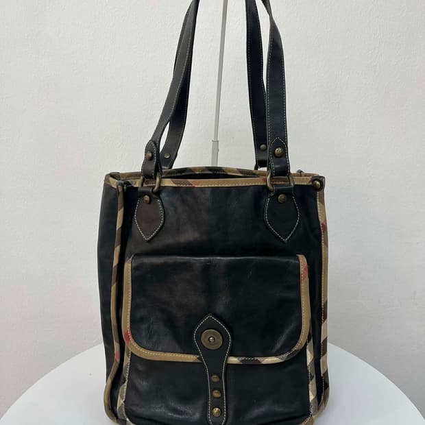 버버리 노바체크 가죽 트림 숄더 토트백