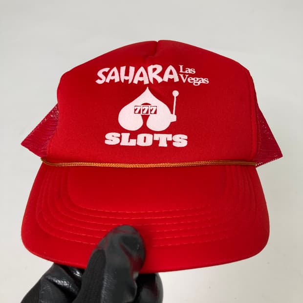 80s Trucker Hat (red)