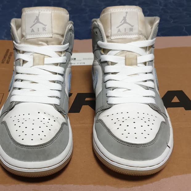 나이키 조던1 미드 울프 그레이 (230)