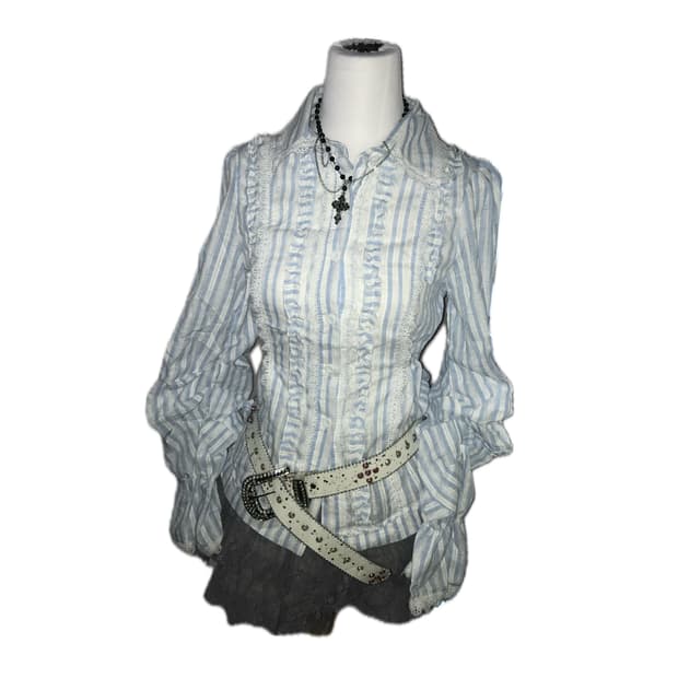 페미닌 블루 스트라이프 프릴 블라우스 + 벨트 코디