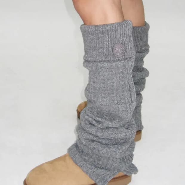 익스파이어드걸 코지 버튼 레그워머 그레이