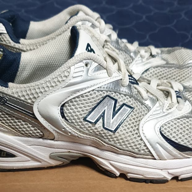 뉴발란스 530 실버 네이비 런닝화 (230)