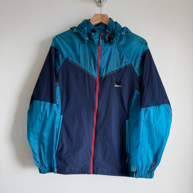 살레와(SALEWA) 경량 바람막이 윈드브레이커