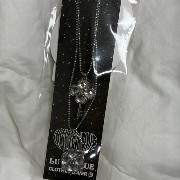 러브이즈트루 캐캐체 목걸이