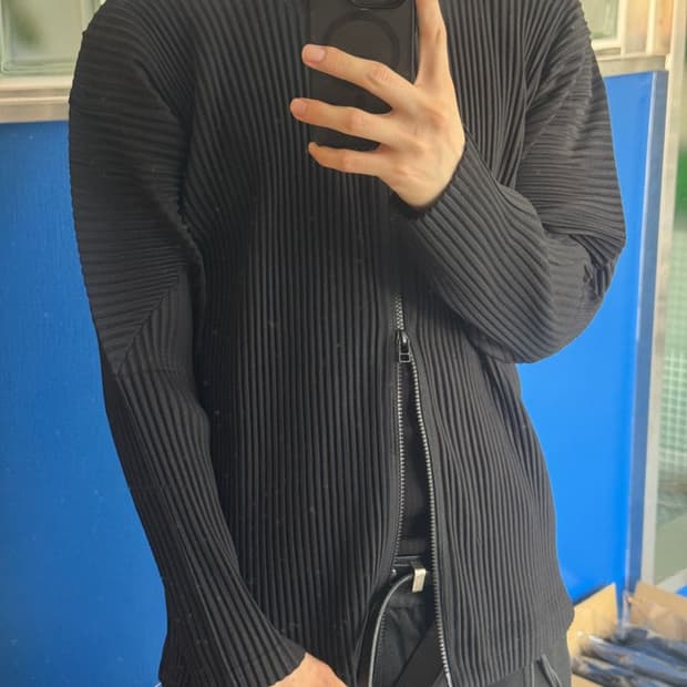 PLEATS HOODE ZIP 플리츠 후드 지퍼