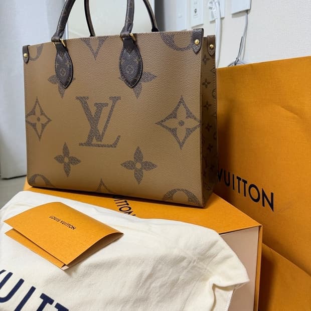 루이비통 온더고 MM 모노그램 토트백
