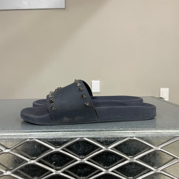 발렌티노 락스터드 러버 슬라이드 EU42 (gr-3999)