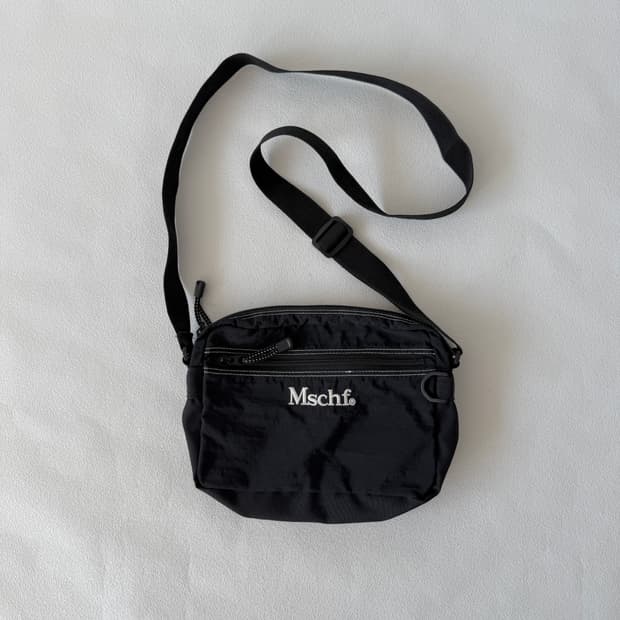 미스치프(MSCHF) 크로스백