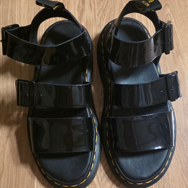 닥터마틴 샌들230-235