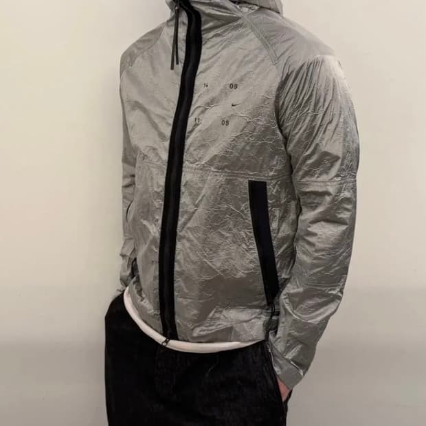 나이키 태크팩 리플렉터 실버 바람막이