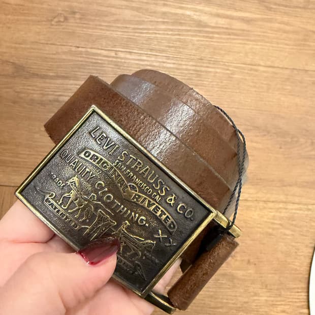 N112. 리바이스 벨트
