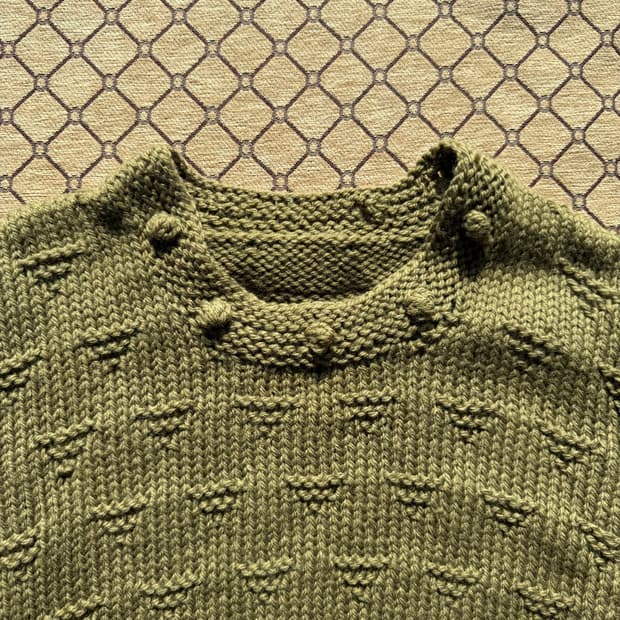 그린린 목방울 니트