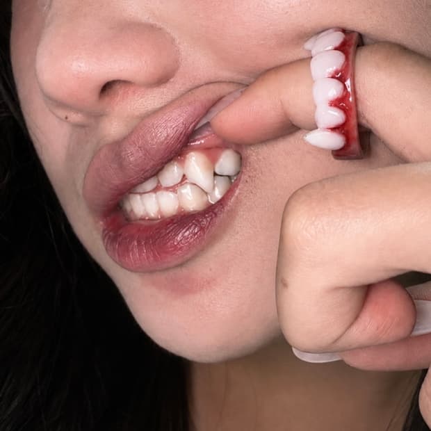 false teeth ring 치아반지