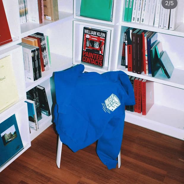 (L) 컬렉트피시스 북 로고 후드티 블루 book logo hoodie