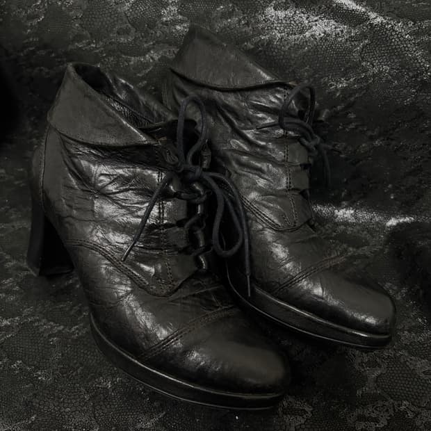 “SODA” 00’s Design Wrinkled leather shoe