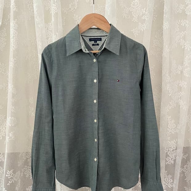 6) 타미힐피거 슬림핏 여성 셔츠 그레이