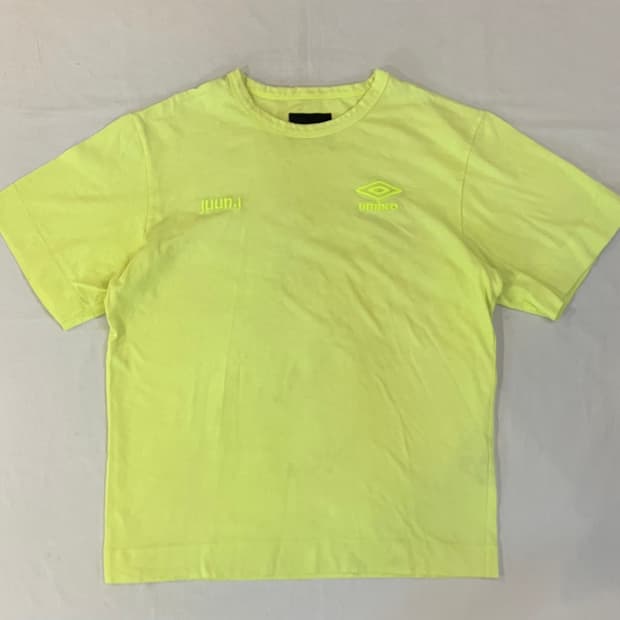 18시즌 준지 X 엄브로 백로고 네온 반팔 티셔츠