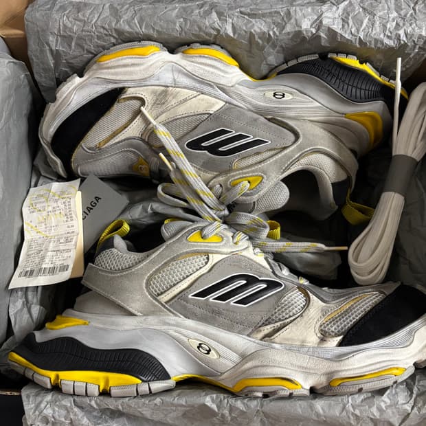 발렌시아가 카고 스니커즈 런웨이 엘로우 42사이즈