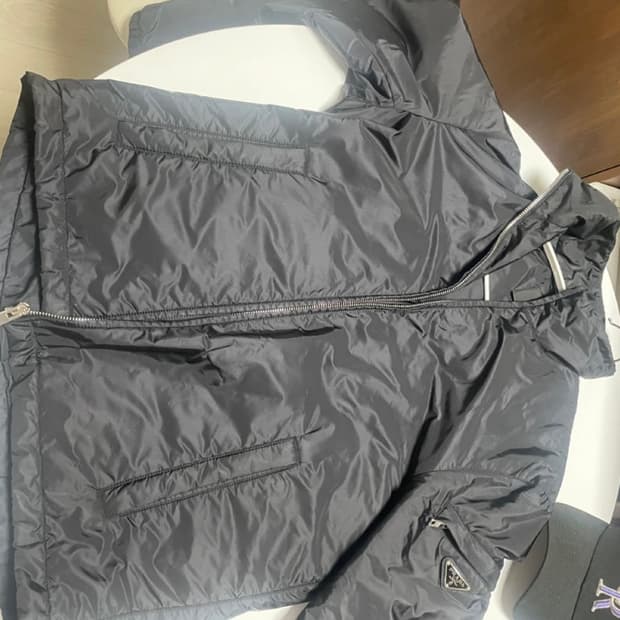 프라다 바람막이 자켓