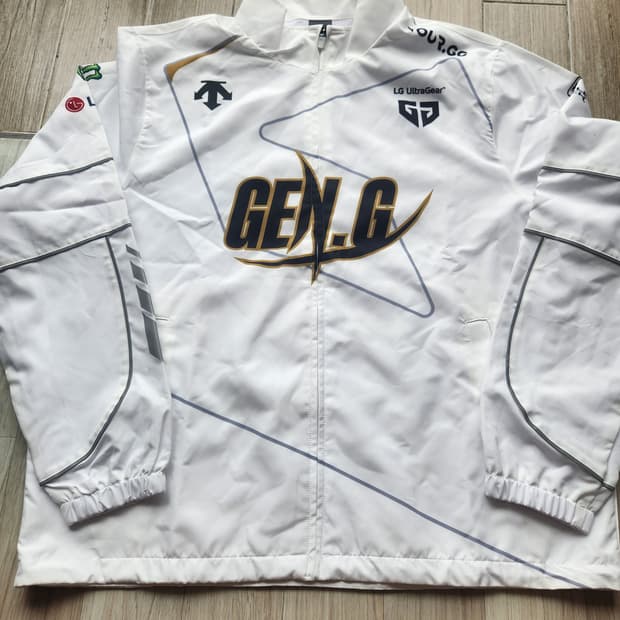 2024 데상트 젠지 월즈 유니폼 바람막이 자켓 화이트 105