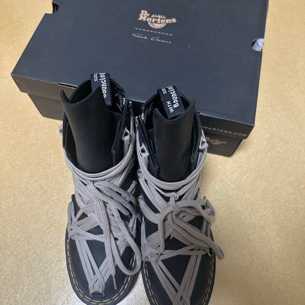 릭오웬스 닥터마틴 1460 쿼드 솔 메가레이스 부츠 270