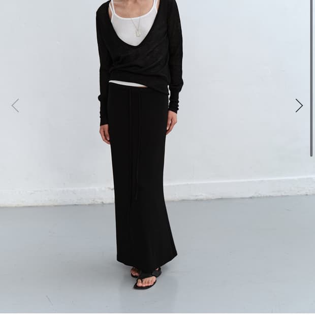 로우타이드 - 브이넥 니트 (블랙)