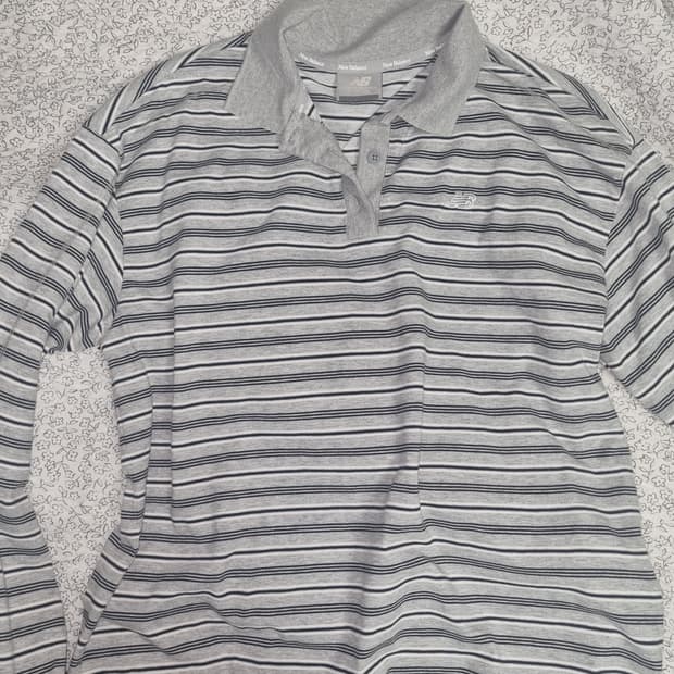 뉴발란스 스트라이프 카라티