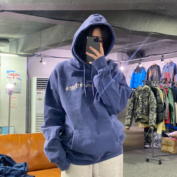 디스이즈네버댓 화이트로고 네이비 후드티 B3861