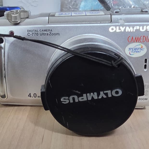 올림푸스 C-770 ULTRA ZOOM 디지털카메라