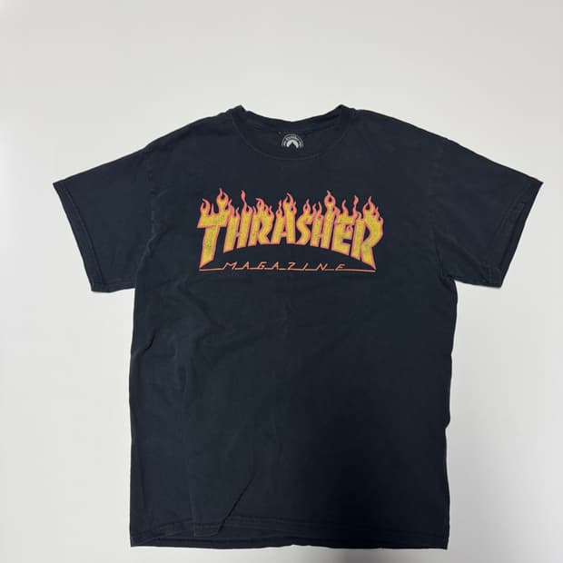 트레셔 불꽃 프린팅 반팔 티셔츠 S 블랙