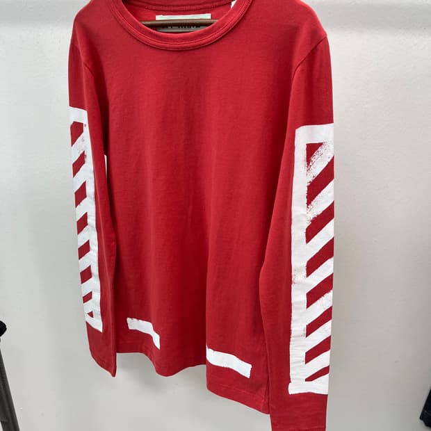 여) 오프화이트 에로우 롱슬리브 