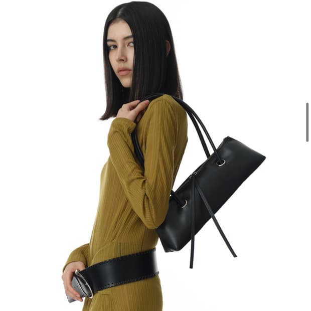 밀로우먼 백 블랙 가방