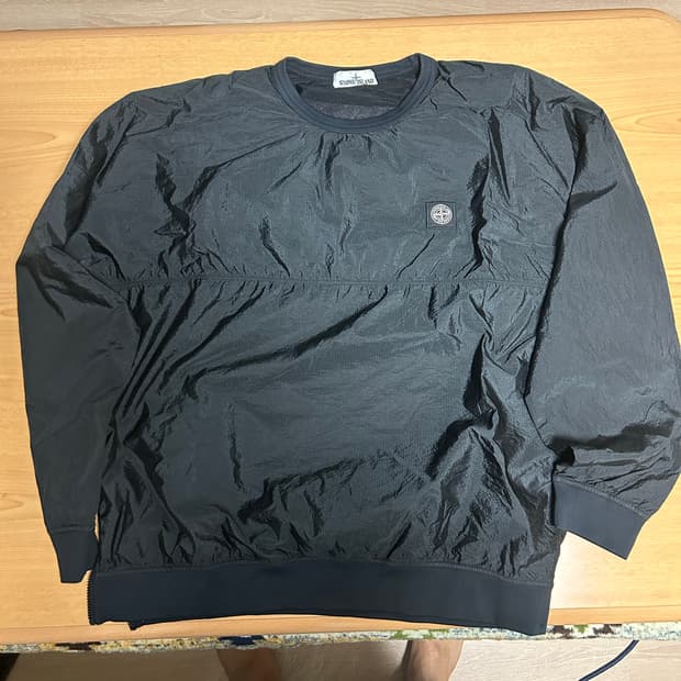 스톤아일랜드 나일론 맨투맨