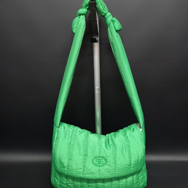 시엔느 패딩 궐팅 숄더 크로스바디백 구름백