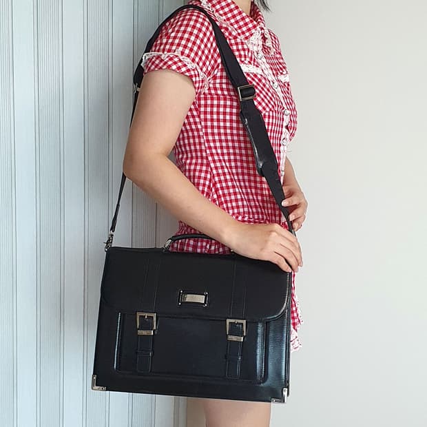 메트로시티 가죽 엣지 서류가방 중고 가방 은피아노