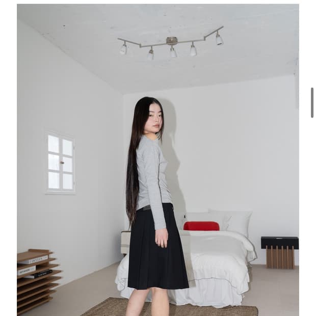 온스카 클래식 플리츠 미디 스커트