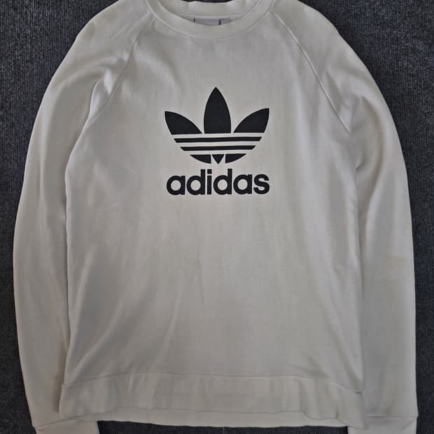 아디다스 트레포일 나그랑 화이트 맨투맨 급처