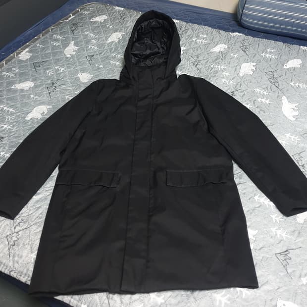 유니클로 하이브리드 다운파카 블랙 (M)