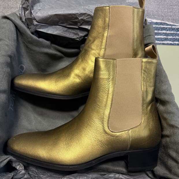 TOM FORD 톰 포드 메탈릭 가죽 첼시 부츠 골드