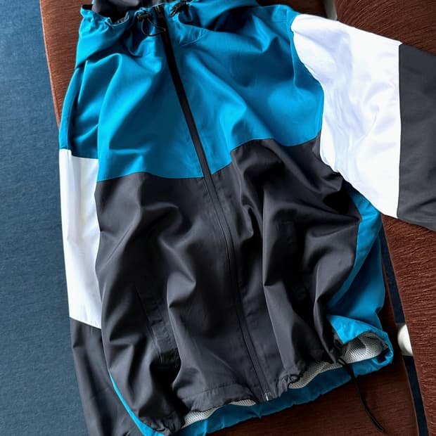 High count fabric panel wind parka