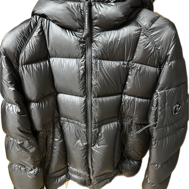 CP컴퍼니 DD쉘 패딩 블랙 54 xxl 24fw