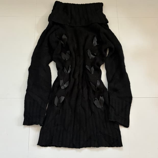 • black eyelet knitwear