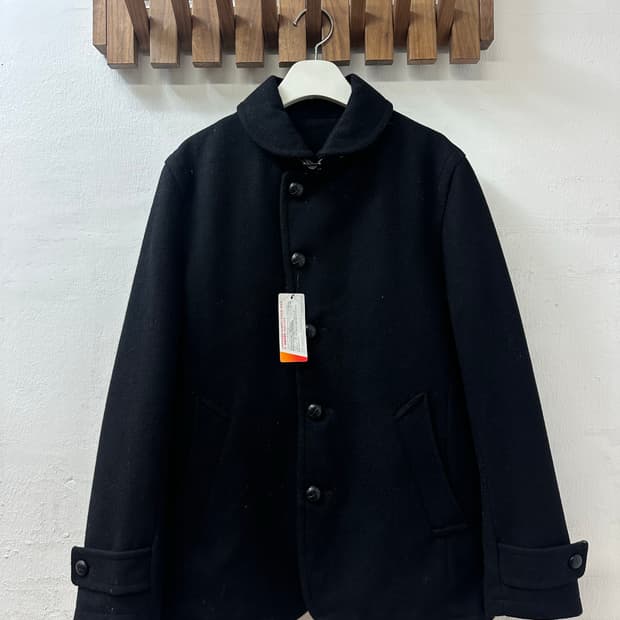 택있는 새상품 일본빈티지 블랙 카라 코트 
